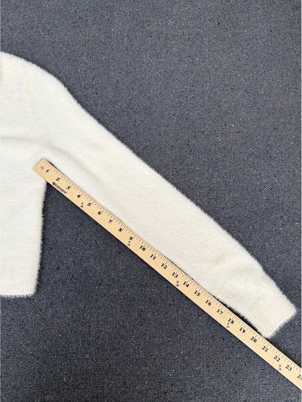 Hollister Women's S Ivory Fuzzy Tie Front Cropped Cardigan Sweater - Picture 5 of 8